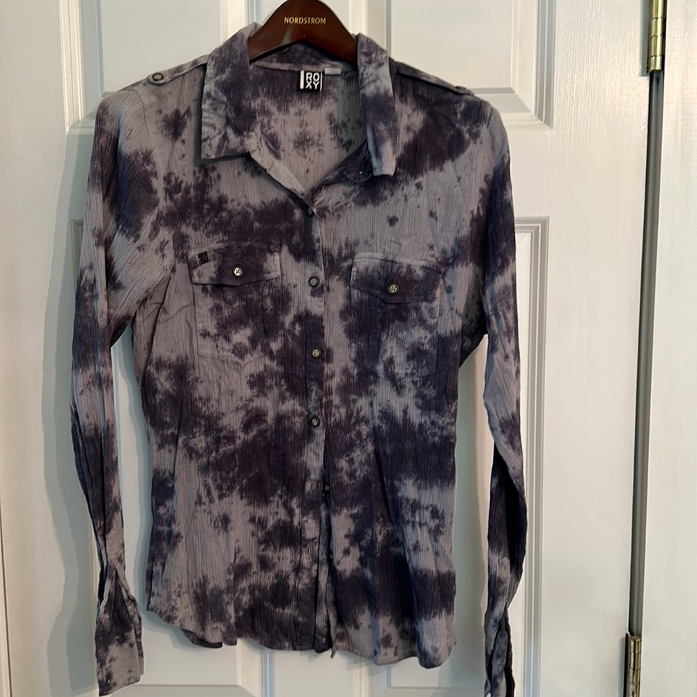 Roxy Tie Dye button up shirt. Size  XL. (Z)